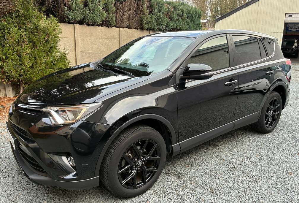 Toyota 2.0i AUT. 4X4 BLACK-EDITION 29086 km