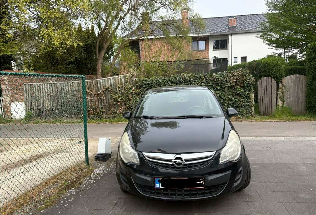 Opel Corsa 1.2i Essentia