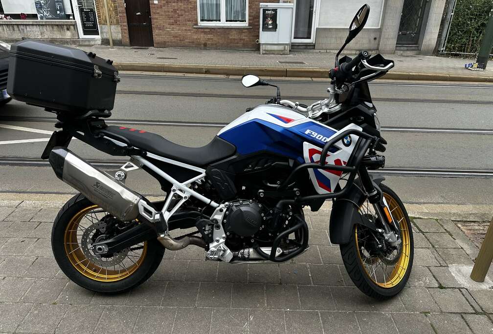 BMW Akrapovic