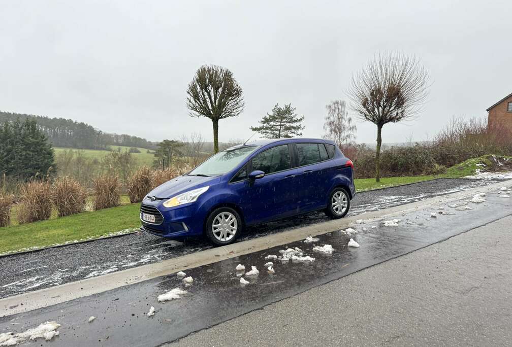 Ford 1.6 TDCi 95 Man.5 Trend  Carnet  Prêt à rouler