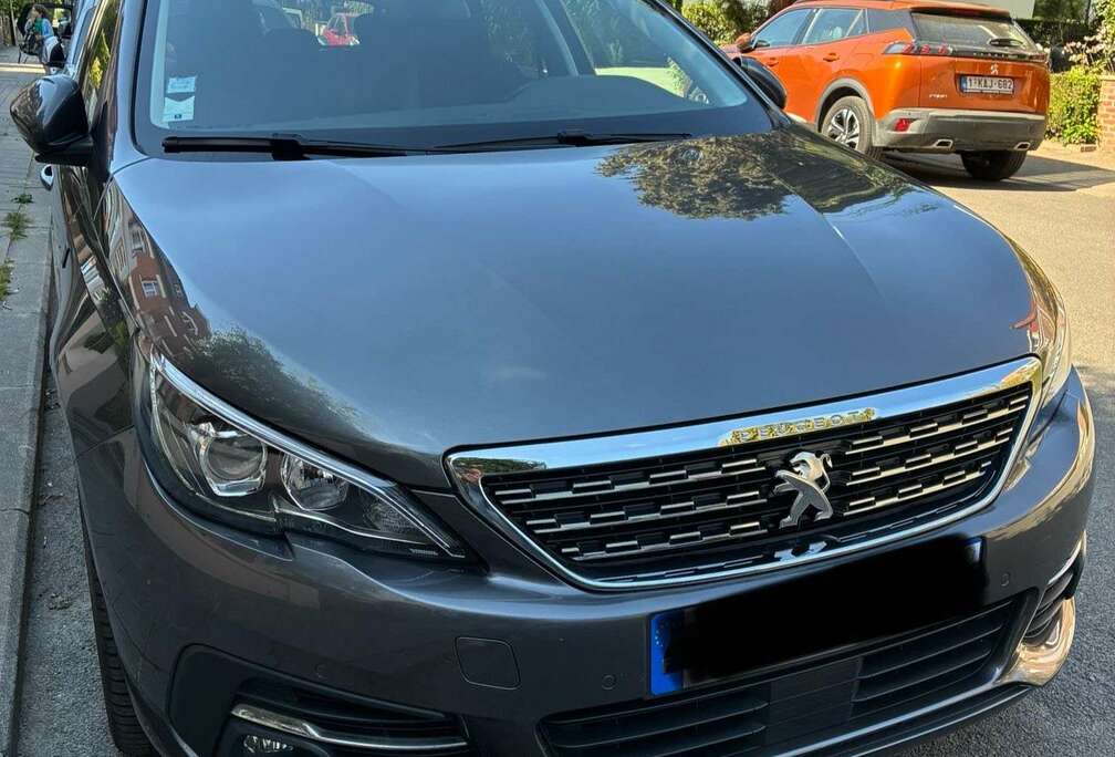 Peugeot PureTech 130 GPF EAT8 Stop & Start Tech Edition