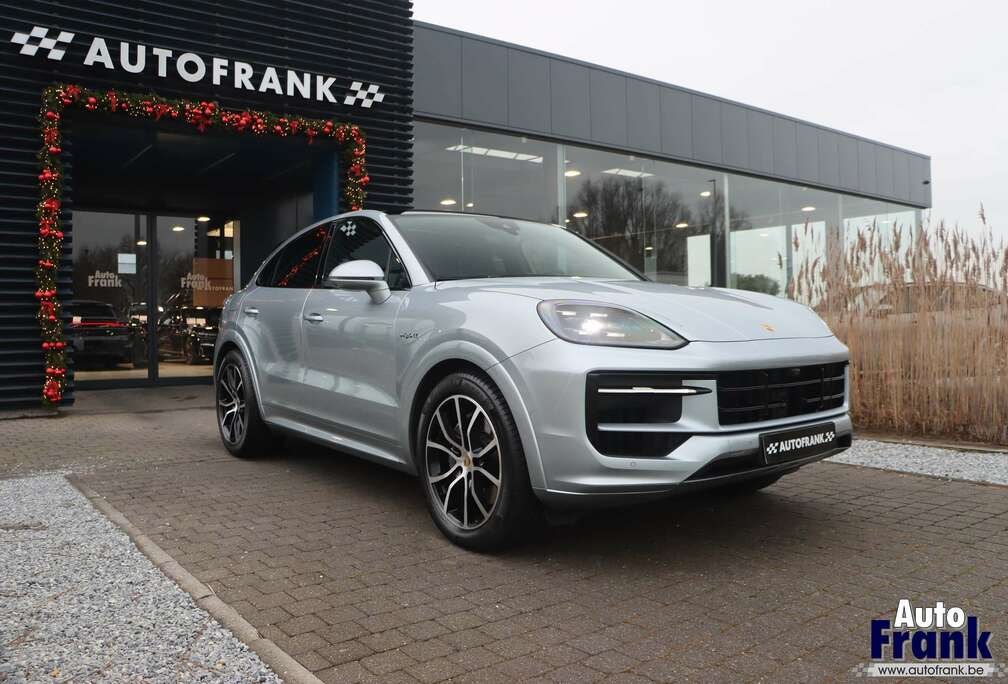 Porsche COUPE / HYBRID / SPORTDESGN / TREKHK / ACC / PASM