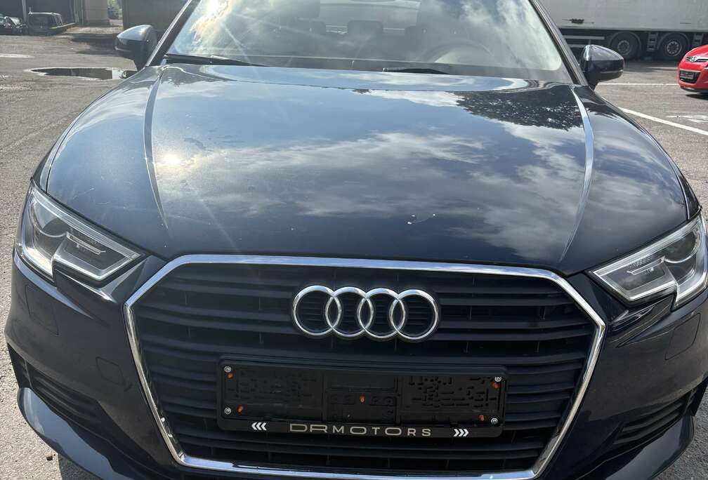 Audi 1.0T Automatik Ambiente