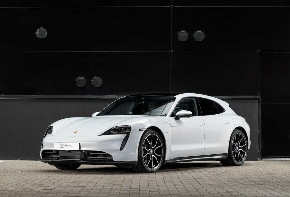 Porsche Sport Turismo 93.4 kWh