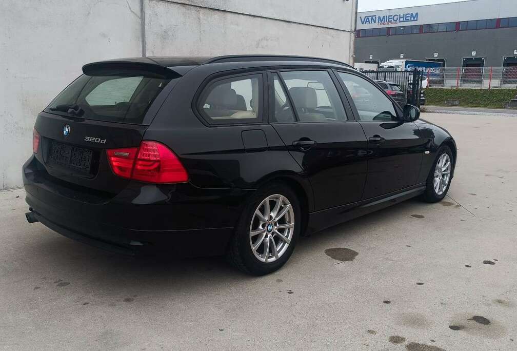 BMW Touring 320d 163 ch EfficientDynamics Edition Busi