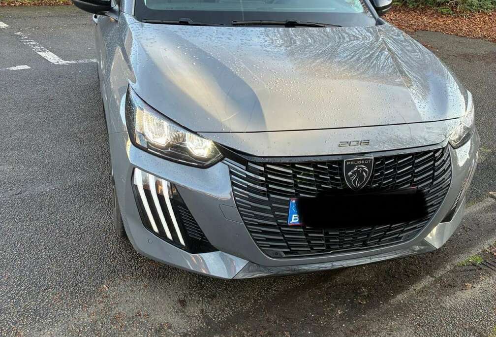 Peugeot 208 Allure 1.2 Pure Tech