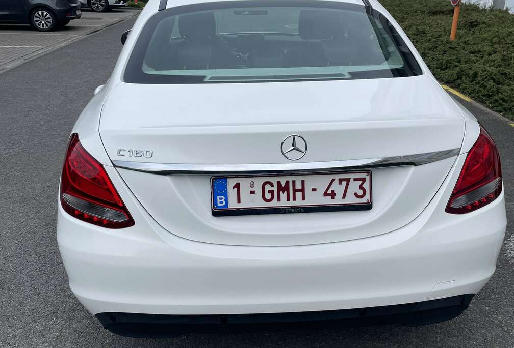 Mercedes-Benz Sedan