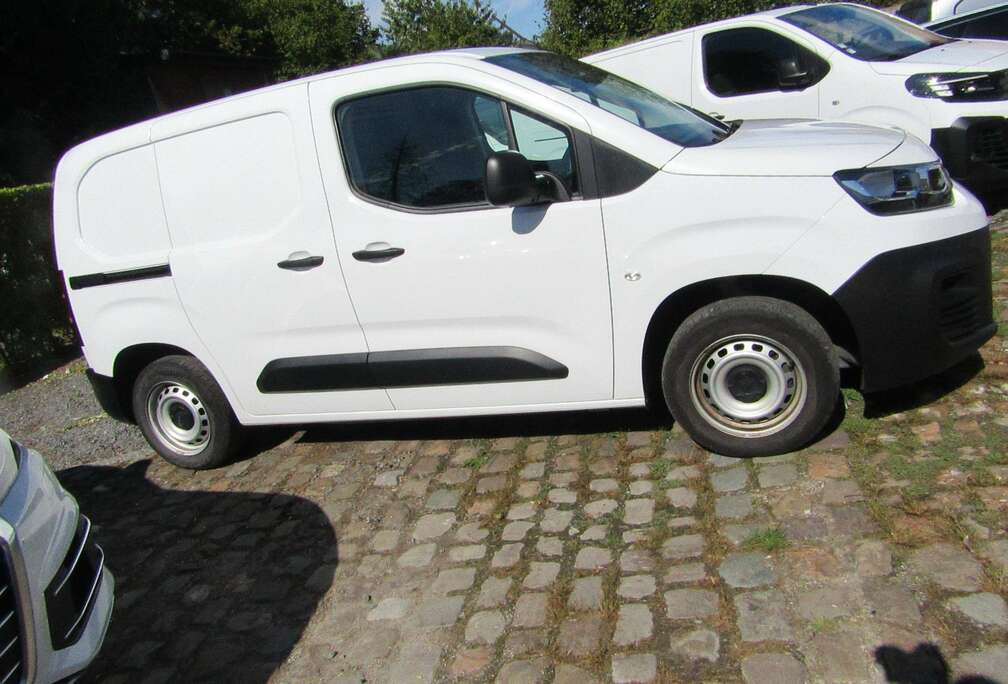 Citroen 1.5 BlueHDi UTILITAIRE 3 Places A/C,Nav.,Cruise Pdc Gar.12 Mois + Reprise Possible