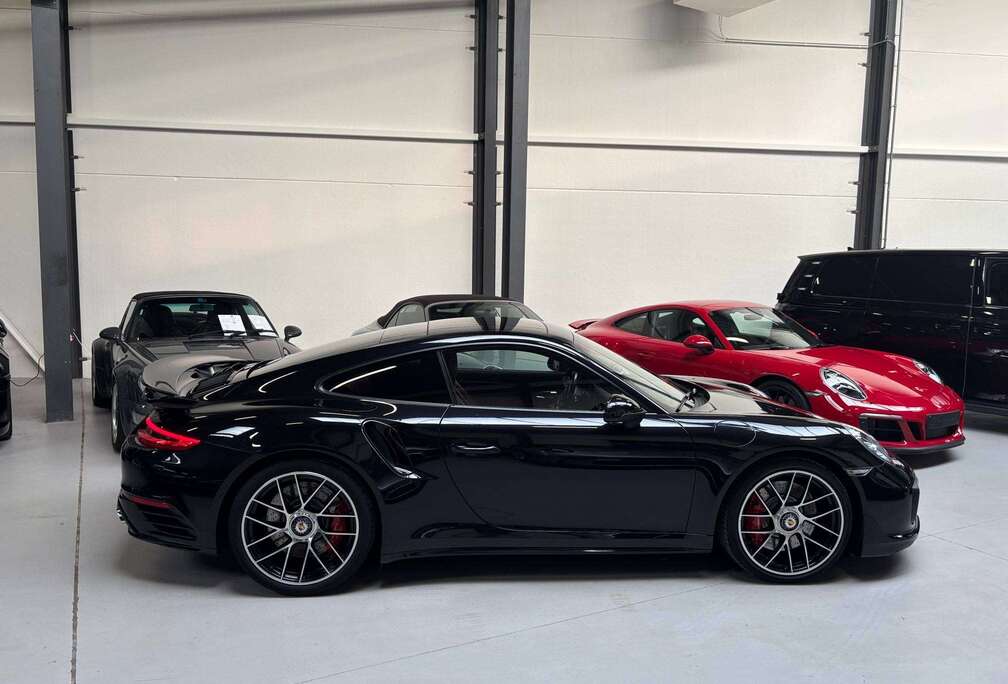Porsche 911 Turbo 3.8 - PDK - MK2 - roues écrou central - sport design - lift