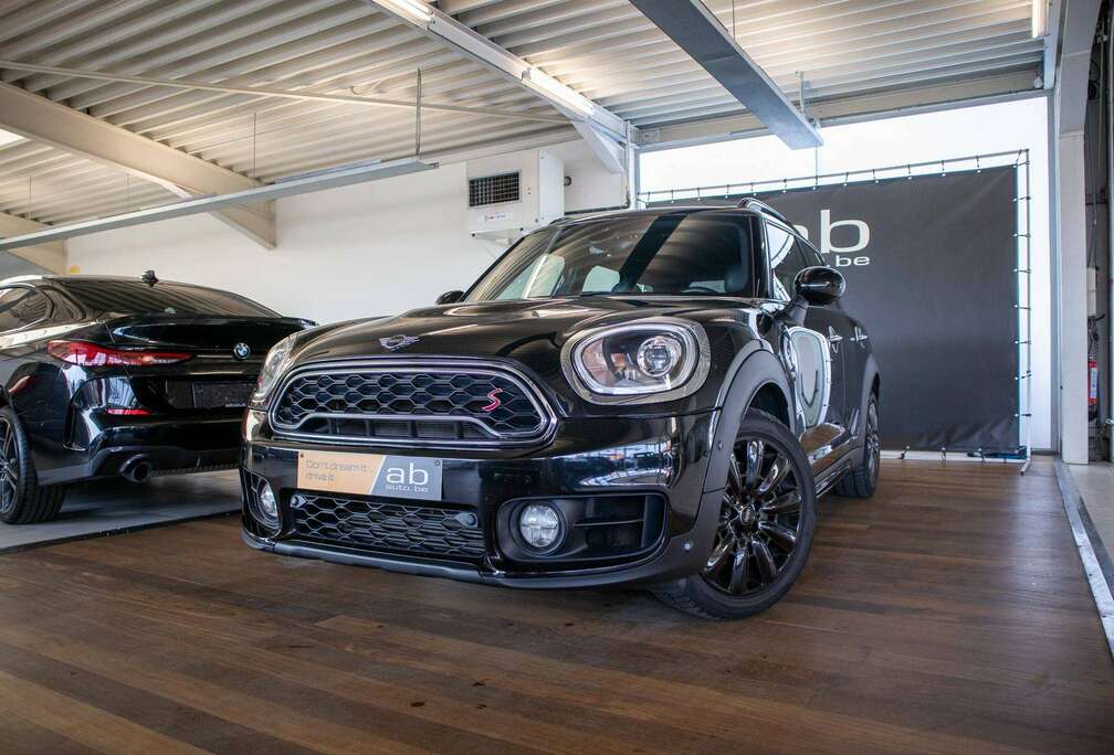MINI 2.0, MINI YOURS, HARMAN/KARDON, CAMERA, LED, APPLE CARPLAY