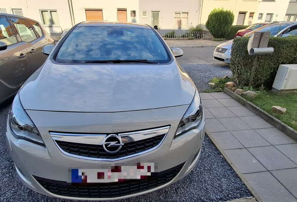 Opel 1.6i