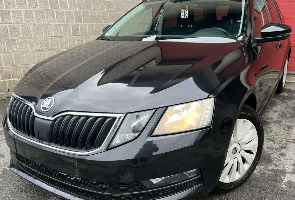 Skoda SW 1.6 CR TDi Style DSG + NAVI + BOITE AUTO