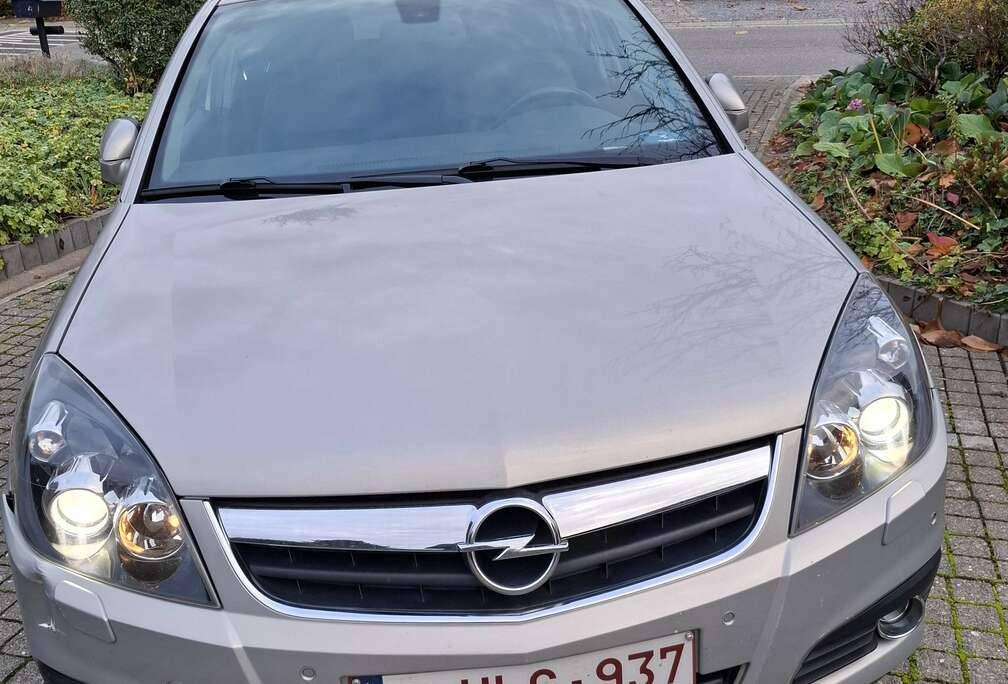 Opel Signum 1.9 CDTI Edition Plus