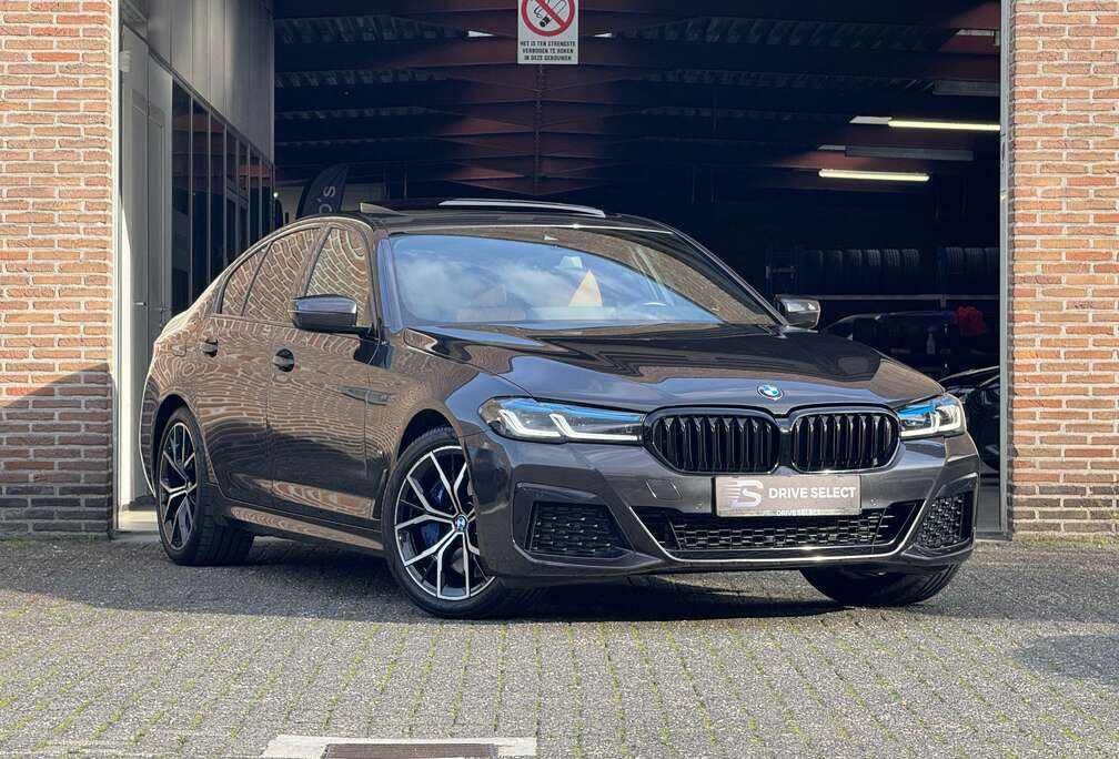 BMW e xDrive M-Sport  Pano  Laser  Ambient  CarPlay