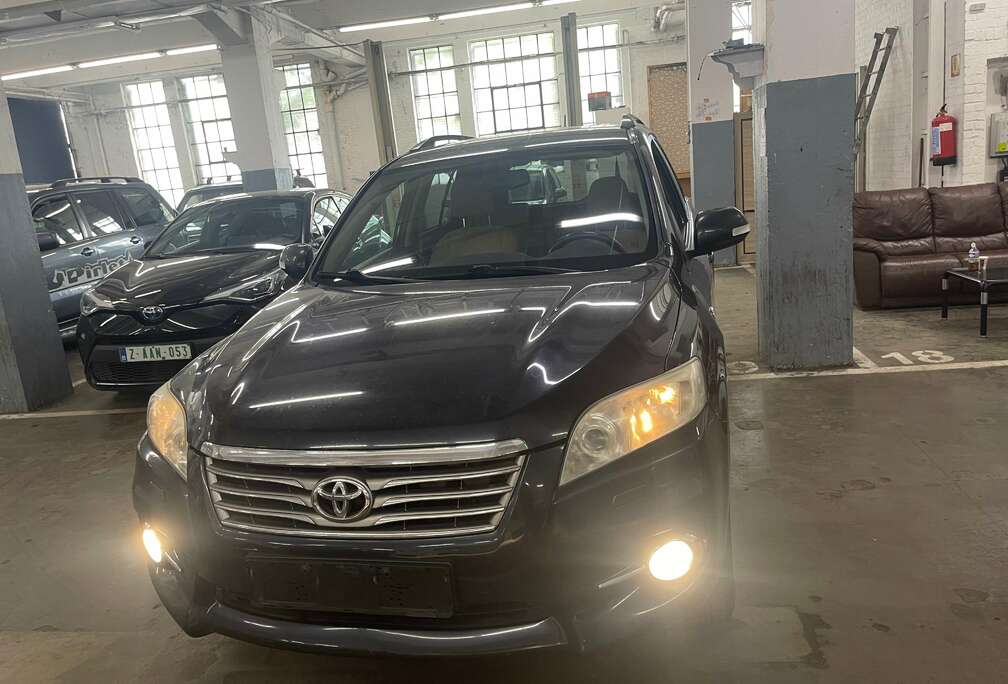 Toyota 2.2 D-4D D-CAT 4x4 Premium DPF