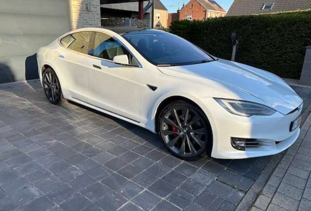 Tesla Model S Performance
