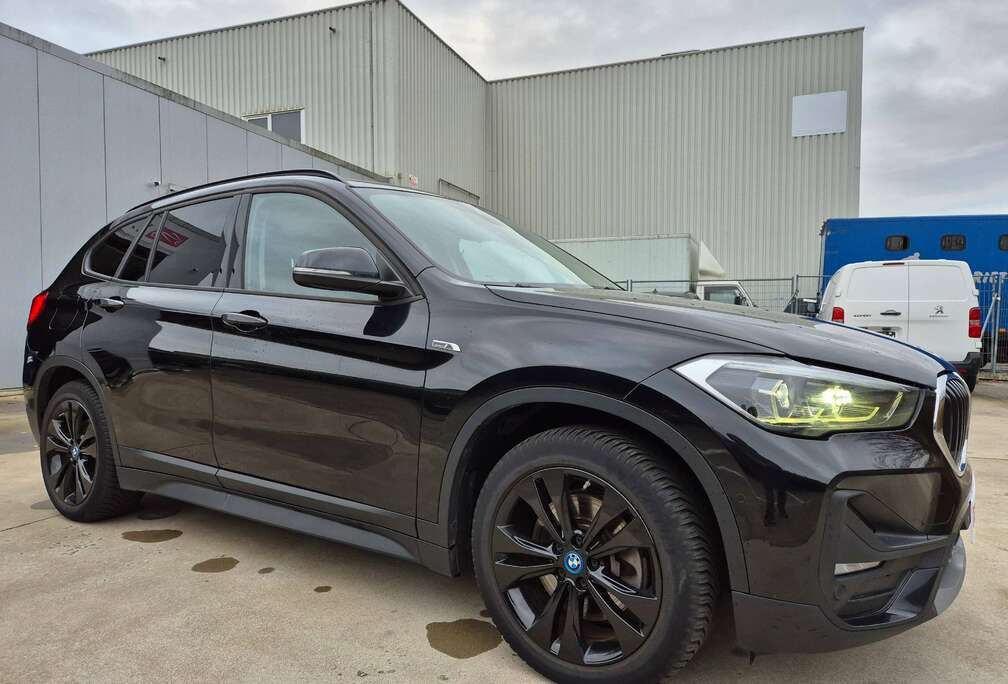 BMW PHEV 1.5iA xDrive25e // 4WD // HYBRID // 2022