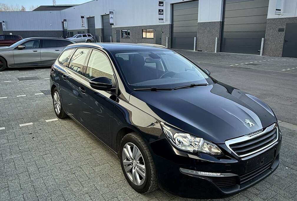 Peugeot 1.2 PureTech Allure STT