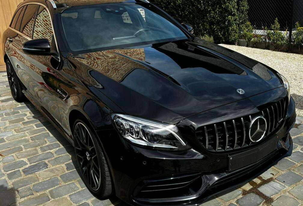 Mercedes-Benz C 63 AMG