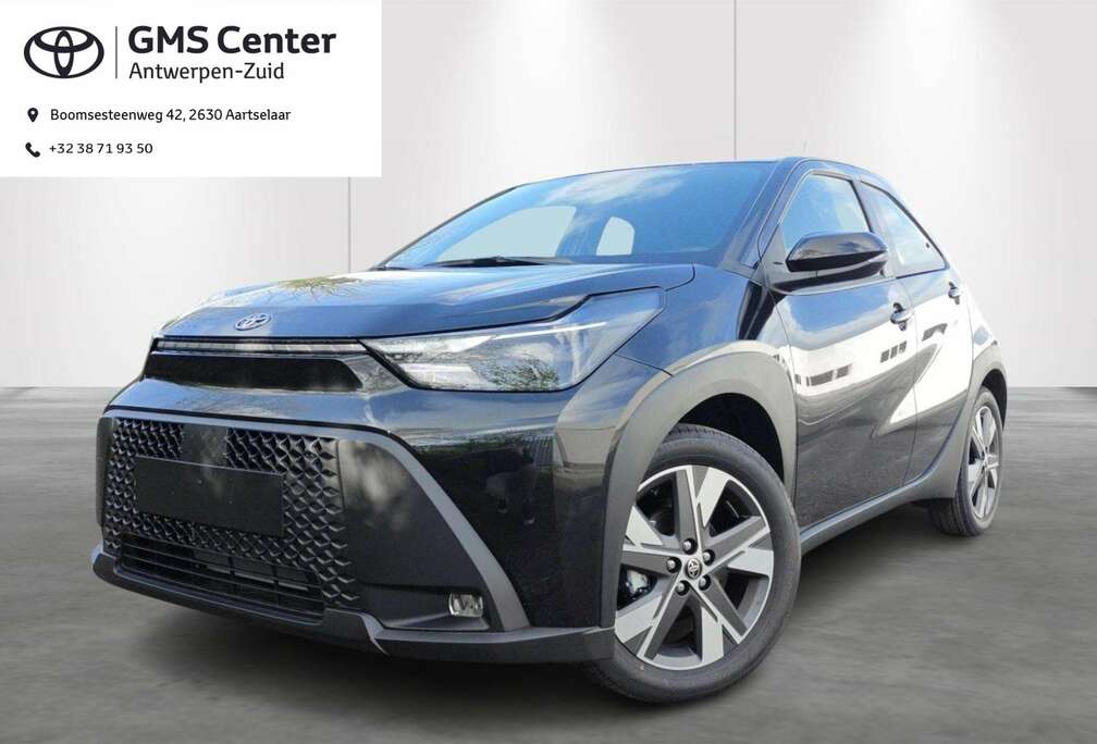 Toyota 1.5 VVT-i HEV Play e-CVT + Comfort Pack - DEMO