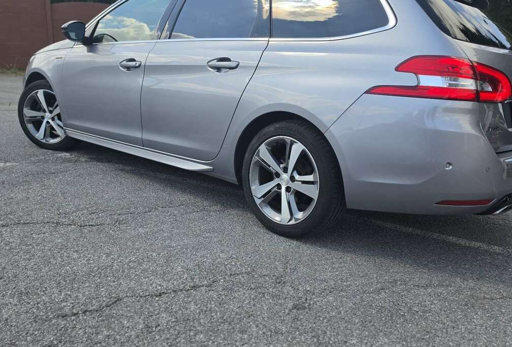 Peugeot SW 1.2 PureTech GT Pack S&S