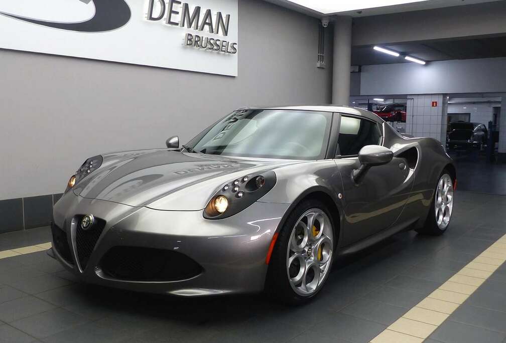 Alfa Romeo Gris Basalto * Cuir noir * échappements Racing