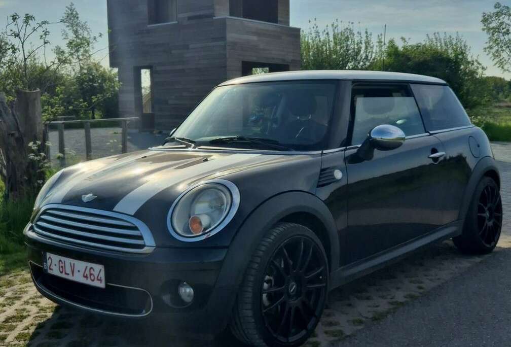 MINI net een nieuwe uitlaat onder