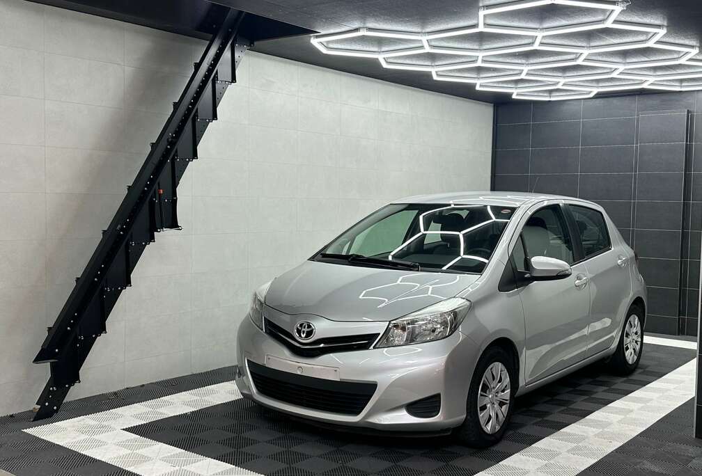 Toyota Yaris 1.33i VVT-i Lounge * CAMERA * GARANTIE *