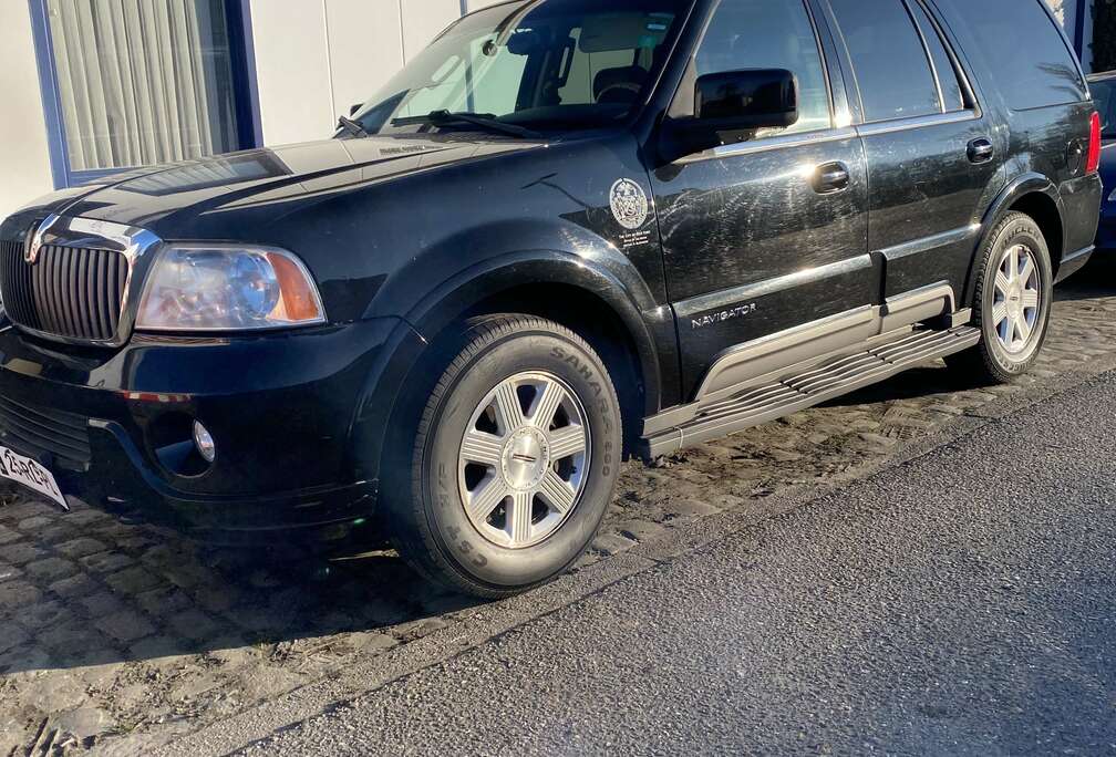 Lincoln NAVIGATOR.  5.4 V8 LPG