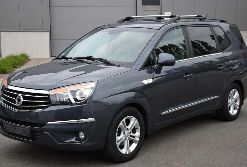 SsangYong Rodius 2.2 e-XDi 2WD Sapphire