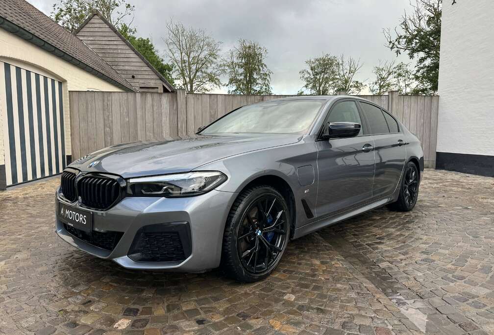 BMW e PHEV / ADAPTIVE CRUISE / STOELVERWARMING / M-PACK / STUURVERWARMING