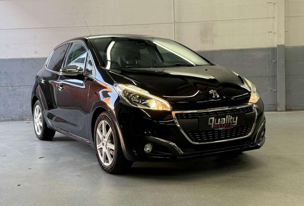 Peugeot 208 PureTech 110pk // FULL OPTION //