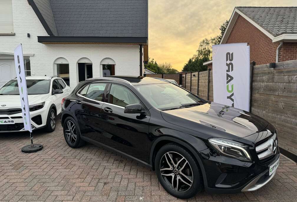Mercedes-Benz ESSENCE-URBAN/PROGRESSIVE-TOIT OUVRANT PANO-BI XÉNON-1 PROPR+CARNET MERCEDES-ÉTAT NOUVEAU-1 AN GARANTIE LÉGAL!!