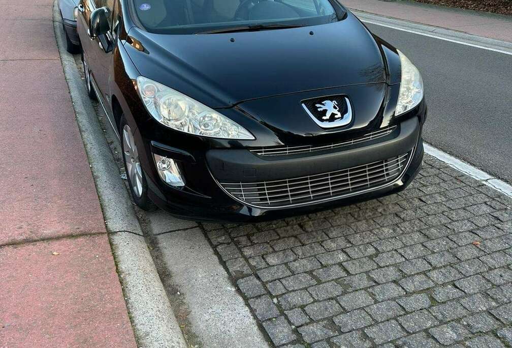 Peugeot 120 VTi Millesim 200