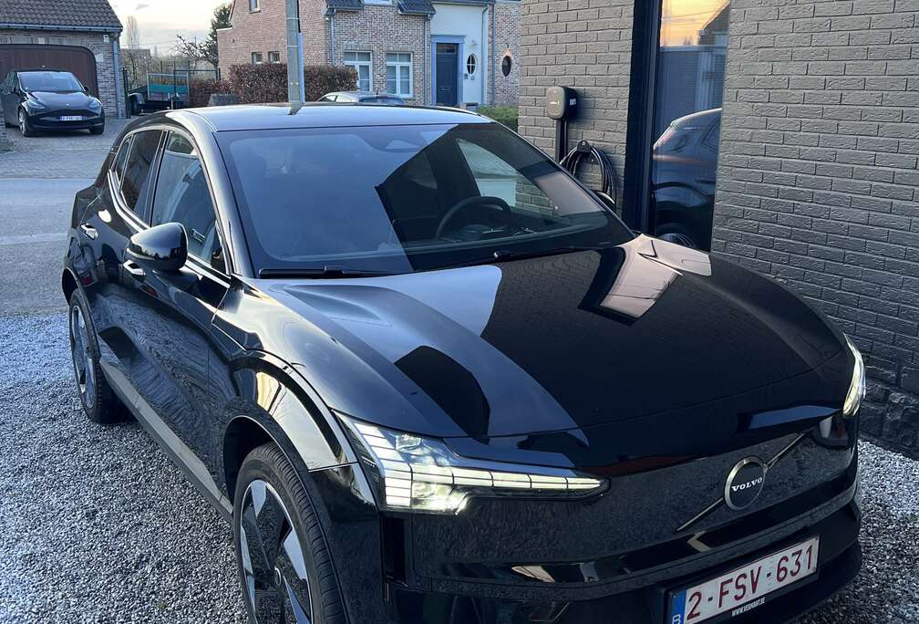 Volvo EX30 69 kWh RWD Single Motor Extended Range Core