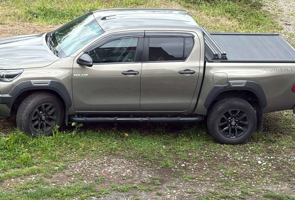 Toyota Hilux 2.8 D-4D 4WD Invincible