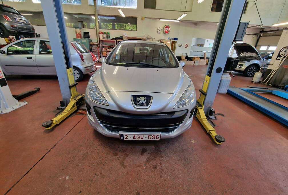 Peugeot 308 1.4i Confort