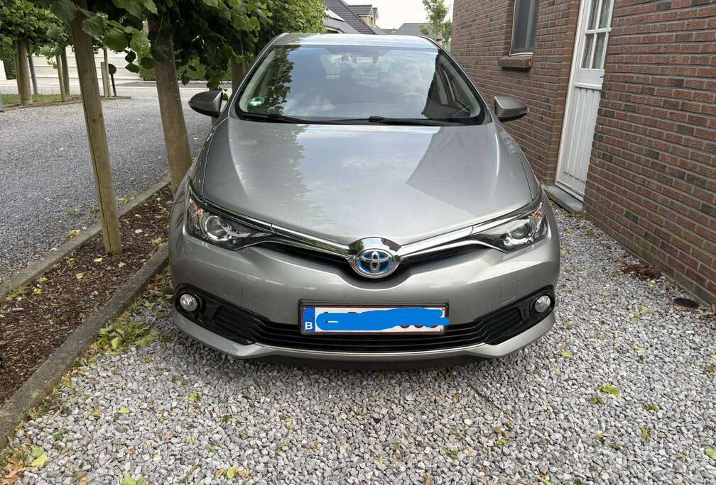 Toyota Auris HEV 1.8i HSD Dynamic E-CVT