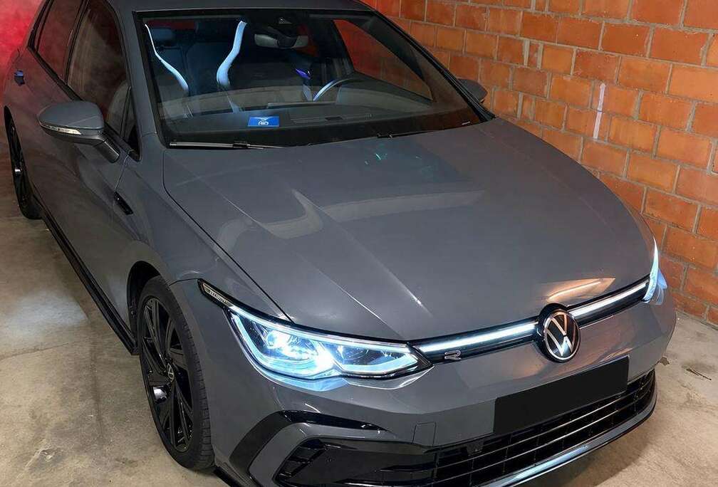 Volkswagen Golf 2.0 SCR TDi R-Line DSG
