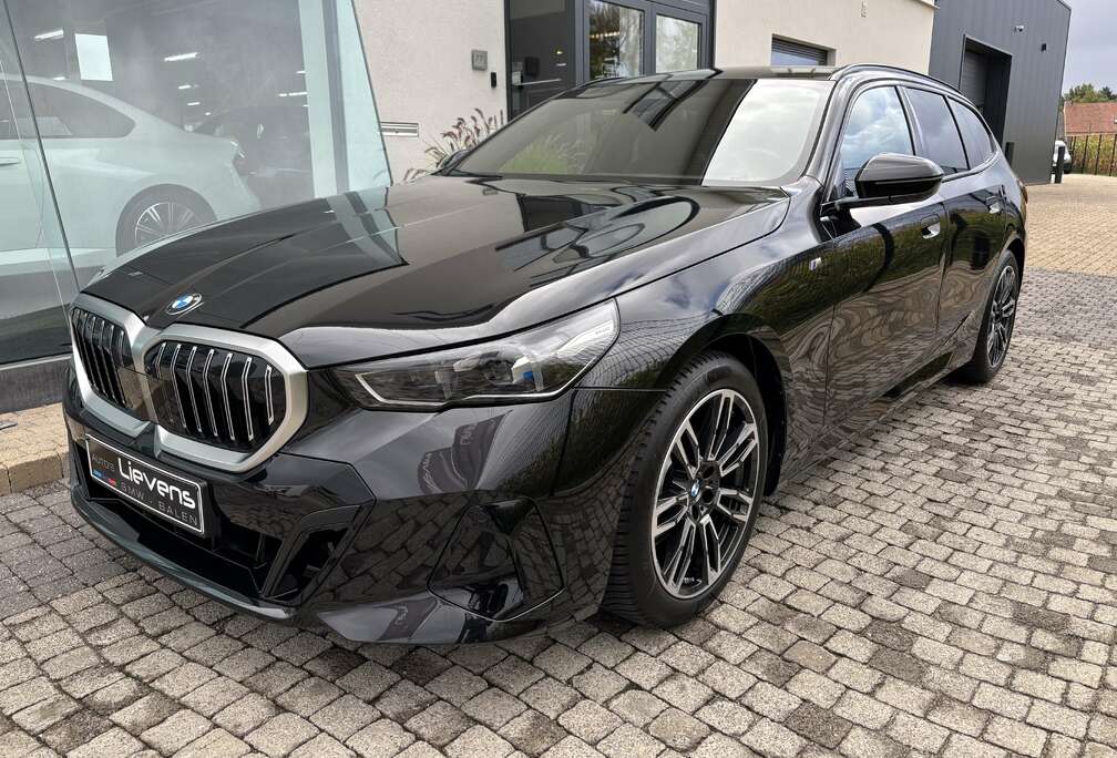 BMW 520d M Sport - Pano HarmanKardon Trekhaak 360