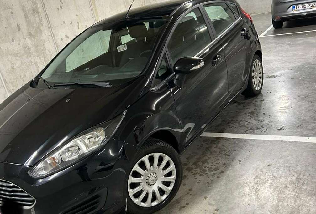 Ford 1.0i Trend prêt a être immatriculée