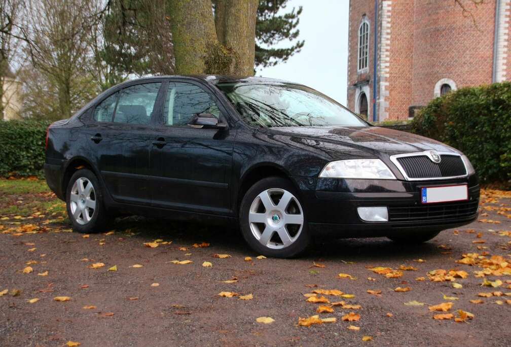 Skoda 1.6 Benzine (schade ZIE BESCHRIJVING)