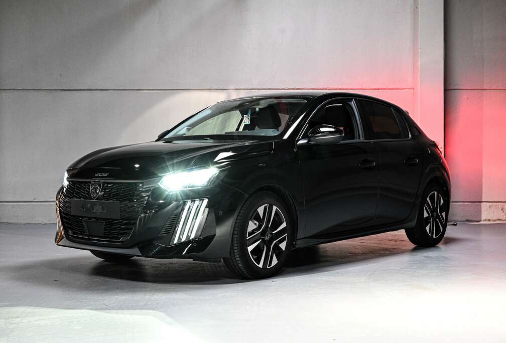 Peugeot 208 1.2 Turbo Allure /Camera / GPS