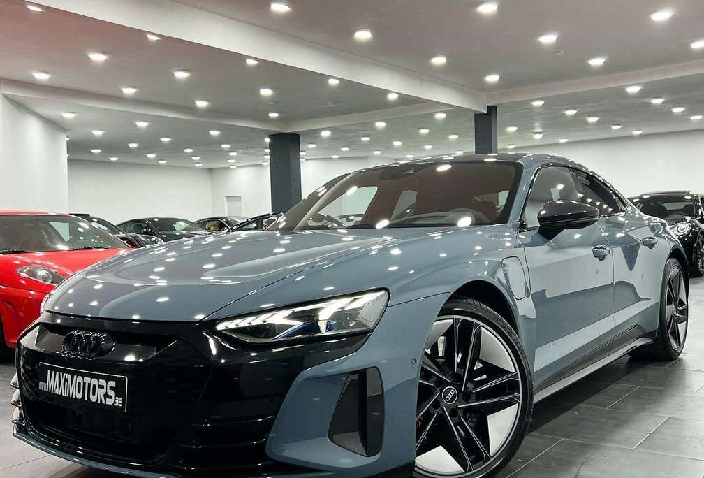 Audi Full Option Carbon Pack in + out 53711€ EX VAT