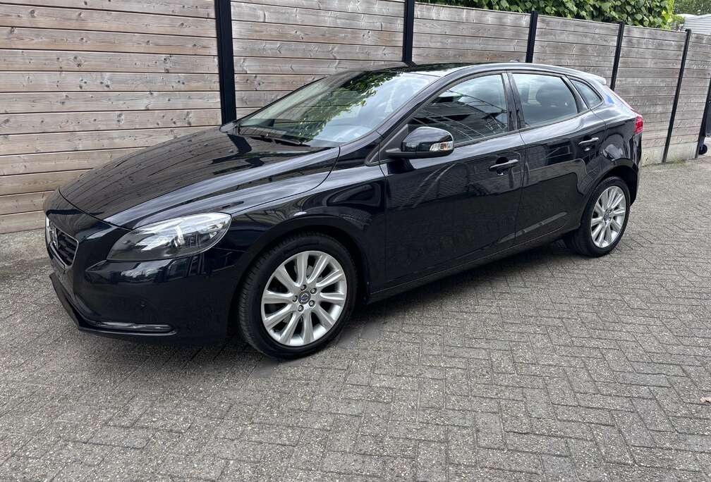 Volvo V40 T2 Kinetic - Navi - Winter Pack - Park Assist - 17\