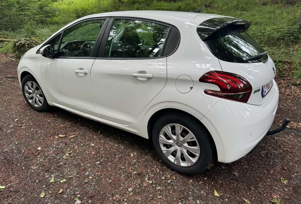 Peugeot 1.2i PureTech Allure 2017