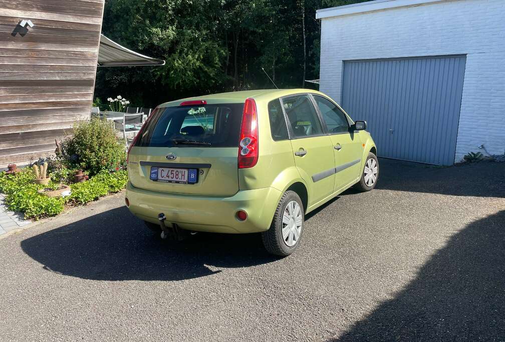 Ford Fiesta 1.3i Sedan sublime