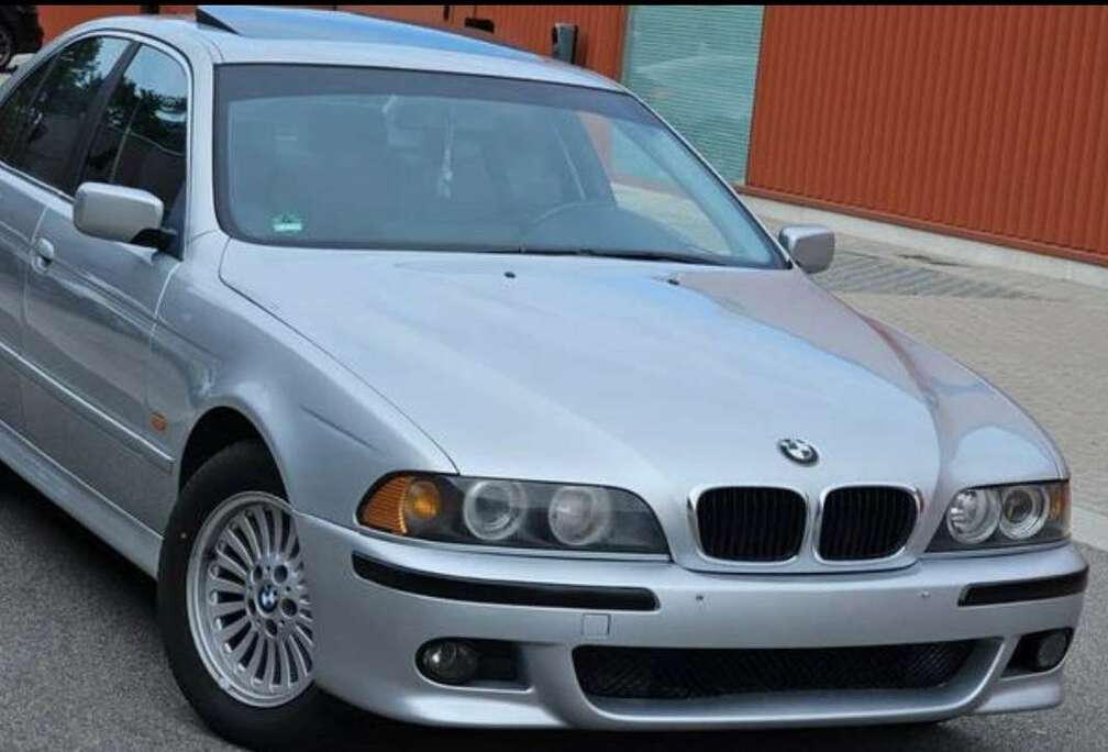BMW 520i