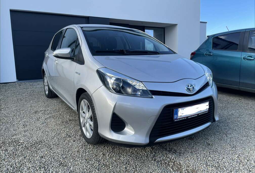 Toyota Hybrid 1.5 VVT-i Club