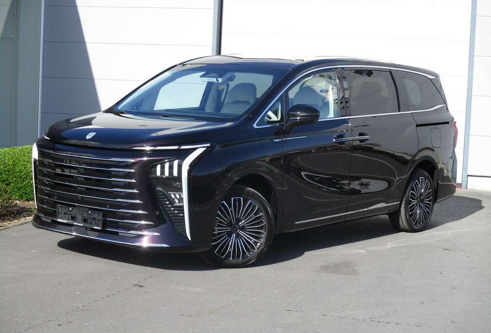 Forthing V9 PHEV 7 Places Full Option